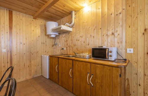 Alos de Balaguer Alquiler De RV | Caravana 'Bungalow 2' con vistas a la montaña, Wi-Fi y aire acondicionado