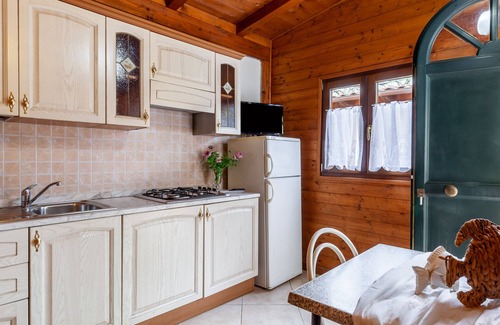 Marina di Massa Alquiler De RV | Caravan "Bungalow Venezia" with Private Terrace & Wi-Fi