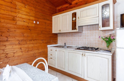 Marina di Massa Alquiler De RV | Caravan "Bungalow Venezia" with Private Terrace & Wi-Fi