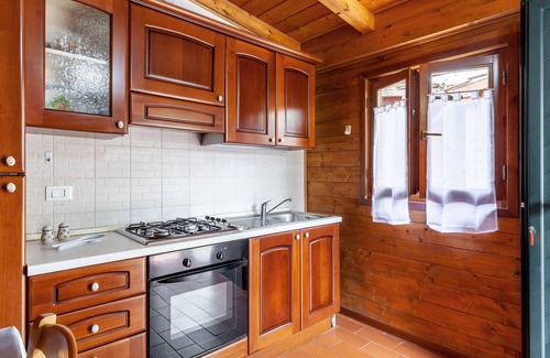 Marina di Massa Alquiler De RV | Caravan "Bungalow Adamo" with Private Terrace & Wi-Fi
