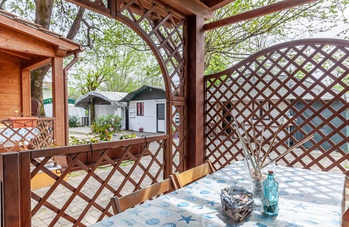 Marina di Massa Alquiler De RV | Caravan "Bungalow Adamo" with Private Terrace & Wi-Fi