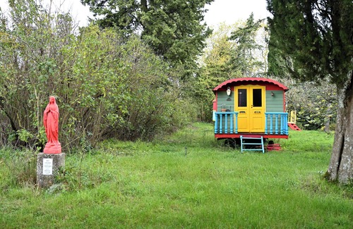 Pech-Luna Apartamento | Caravana 'Roulotte Félicie ' con piscina compartida, jardín privado y Wi-Fi