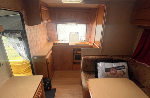Saint-Martin de Brehal Casa | Caravan sleeps 4