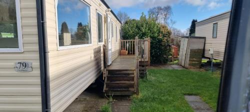 Llanfair Caereinion Villa | Caravan - Sleeps 8 pet friendly & hot tub