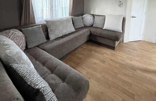 Clacton-on-Sea Cabina | Caravan - Sleeps 10 - Pet friendly - Parking