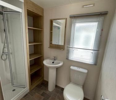 Flookburgh Casa | Caravan - Sleeps up to 8 & Free parking