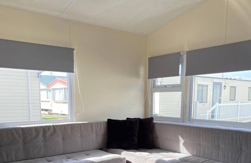 Rhyl Cabina | Caravan With Decking at Lyons Robinhood