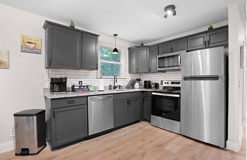 Clarksville Casa | Carbon Ridge 300mbps WiFi - Dog Friendly
