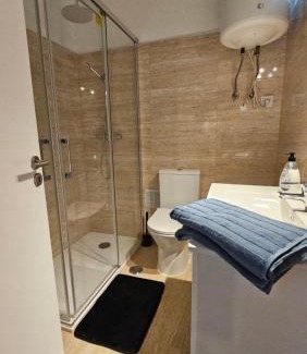 Carcavelos Casa | CARCAROOMS Guest House