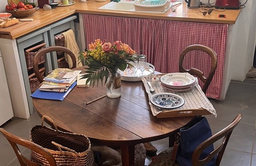 Trebes Cabaña | Carcassonne and Canal de Midi Romantic Cottage