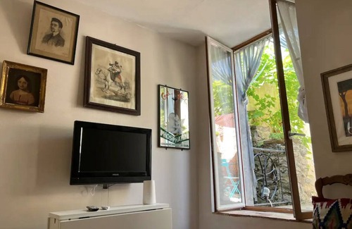 Trebes Cabaña | Carcassonne and Canal de Midi Romantic Cottage