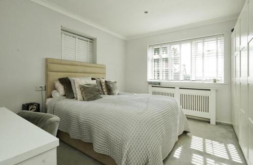 Brighton Casa | Carden Villa 4 Bedroom House With Hot Tub Pet Friendly