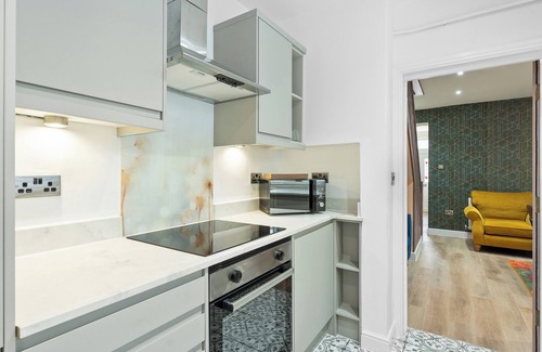 Roath Casa | Cardiff Charm on Treharris Street