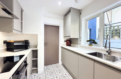 Roath Casa | Cardiff Charm on Treharris Street