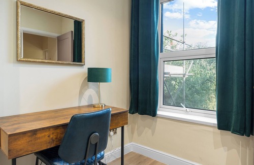 Roath Casa | Cardiff Charm on Treharris Street