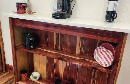 Cayuga Cabaña | Cardinal Cottage on the lake with beautiful views!