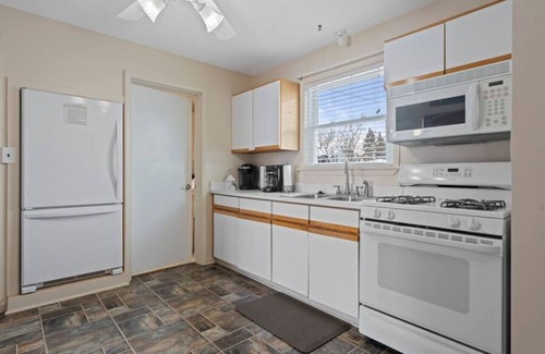 Lexington Casa | Cardinal Cottage Retreat! 4 Homes Away from beach!