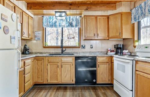 Innsbrook Casa | Cardinal Lake Front Cottage