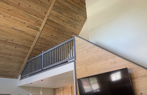 Munds Park Casa | Cardinal Nest: Modern Cabin in Munds Park - 20 min to Flag and 40 min to Sedona