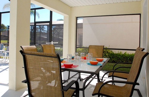 Lake Wilson Preserve Casa | EL CARDENAL HIDEAWAY: 4 cama / 4bath lago aislado ver disney casa