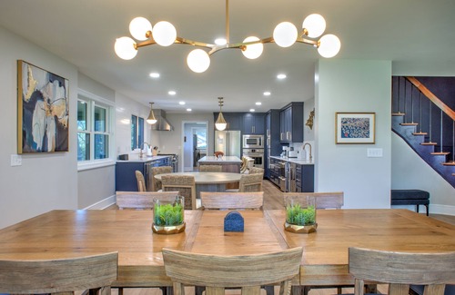Penrose Casa | Cardinal's Roost 7 bedroom retreat with a hot tub and fire pit