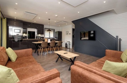 Looe Cabina | Cardinham Lodge : 3 bedroom - max 6 occ - VP9