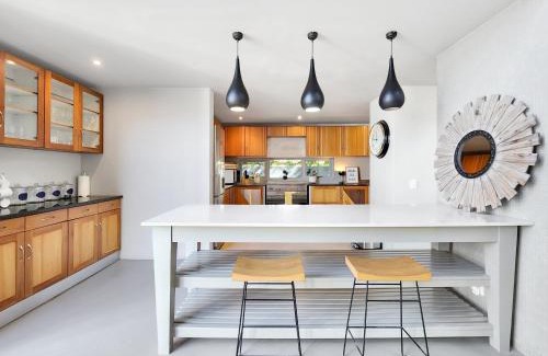Sunset Beach Casa | Cardita - 3 Bedroom Double Volume Dream