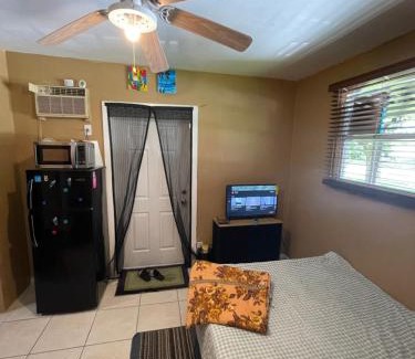 North Lauderdale Casa | Cardoza family