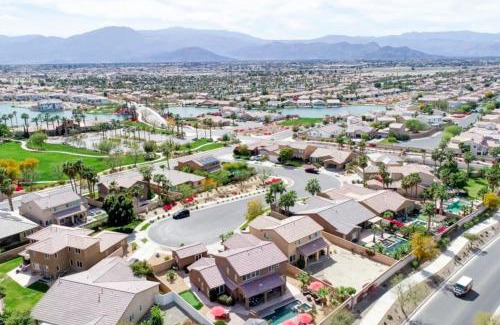 Terra Lago Casa | Carebnb with Waterslide and Casita