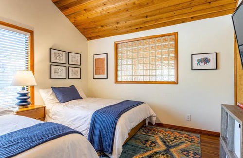 Sunriver Casa | Carefree Cabin