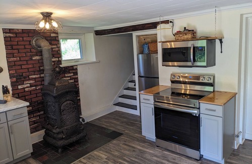 Hopewell Casa | Caretaker's Cottage - 4 Bedrooms Pet Friendly On The River