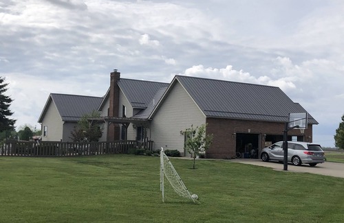 Washington Court House Casa | Carey Casa Villa..Full Basement Suite