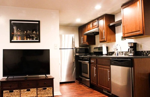 South Side Flats Apartamento | Carey Way Quarters - Explorer's Dream Pad