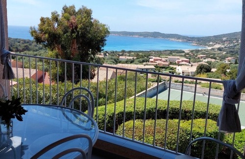 Cargese Apartamento | Cargèse sea view apartment in private residence with trees