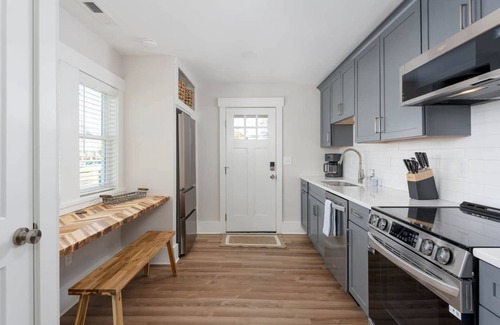Wilmington Casa | Cargo District Cottage Bike Walk Explore Dwtn ILM