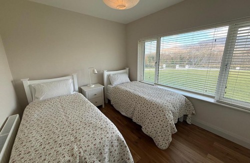Cahirciveen Casa | Carhan River Holiday Home - Cahersiveen