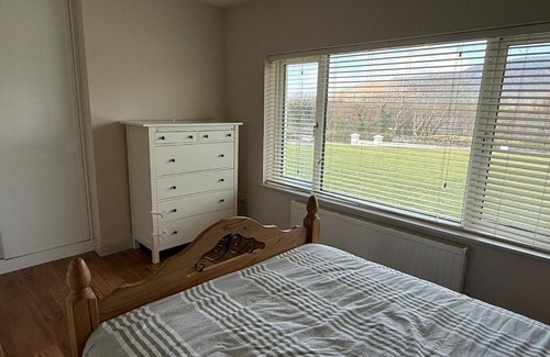 Cahirciveen Casa | Carhan River Holiday Home - Cahersiveen