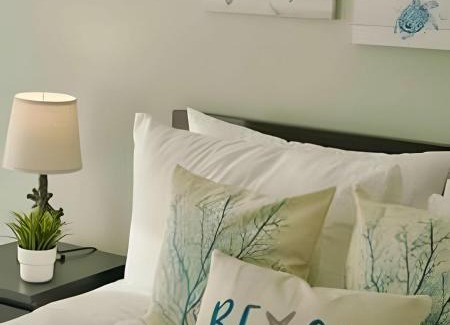 Juan Dolio - El Pueblo Apartamento | Caribbean Sea Waves View, Beachfront Apt.