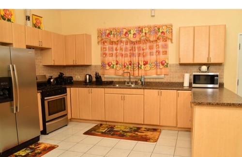 Caribbean Estates Casa | Caribbean estate deluxe 2 villa Near Hellshire beach..