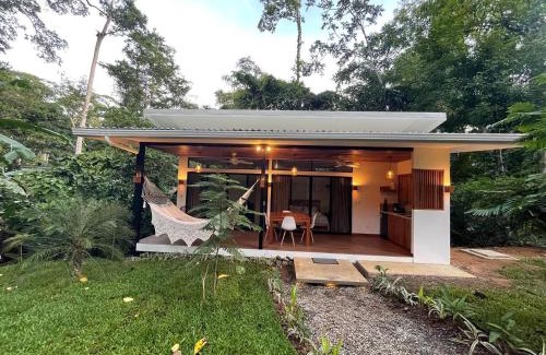 Cocles Casa | Caribbean Irie - charming, luxurious bungalow in nature with AC & fiber optic wifi