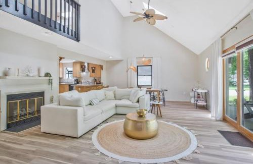 Stevensville Casa | Caribbean Themed Pool Home - 25 min to USNA