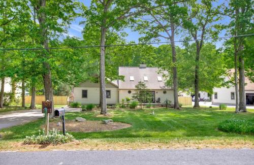 Stevensville Casa | Caribbean Themed Pool Home - 25 min to USNA