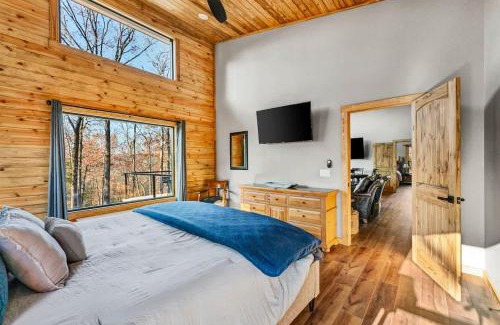 Fayetteville Casa | Caribou Cabin at Thunder Bluff