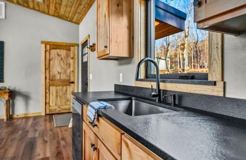 Fayetteville Casa | Caribou Cabin at Thunder Bluff