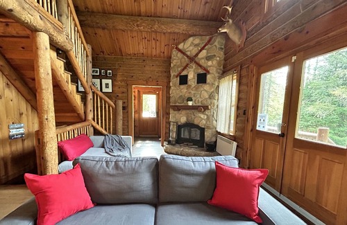 Wentworth-Nord Chalet De Esquí | Caribou du Lac - Secluded Lakefront Cottage