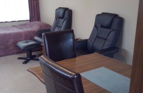 South Dunedin Hotel | Carisbrook Motel