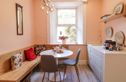 Enniscorthy Cabaña | CARLEY'S BRIDGE HOUSE, family friendly in Enniscorthy, County Wexford