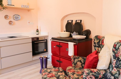 Enniscorthy Cabaña | CARLEY'S BRIDGE HOUSE, family friendly in Enniscorthy, County Wexford