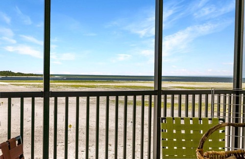 South Island Apartamento | Carlos Pointe 233, 2 Bedrooms, Sleeps 4, Gulf Front, Elevator, Heated Pool