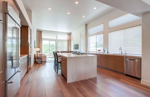 Carlsbad Casa | Carlsbad Family Hub with Work-Ready Space